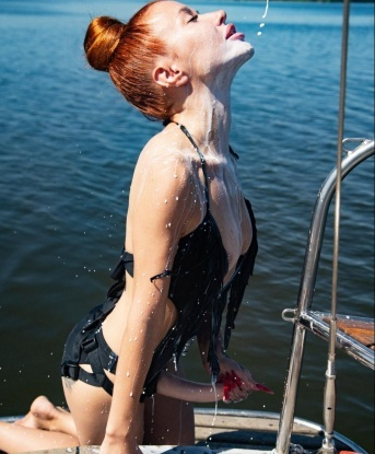 Устина, 30